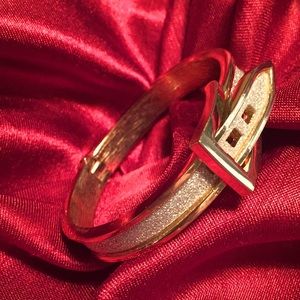 Estate Hinged Belt Bracelet Gold Tone Glitter